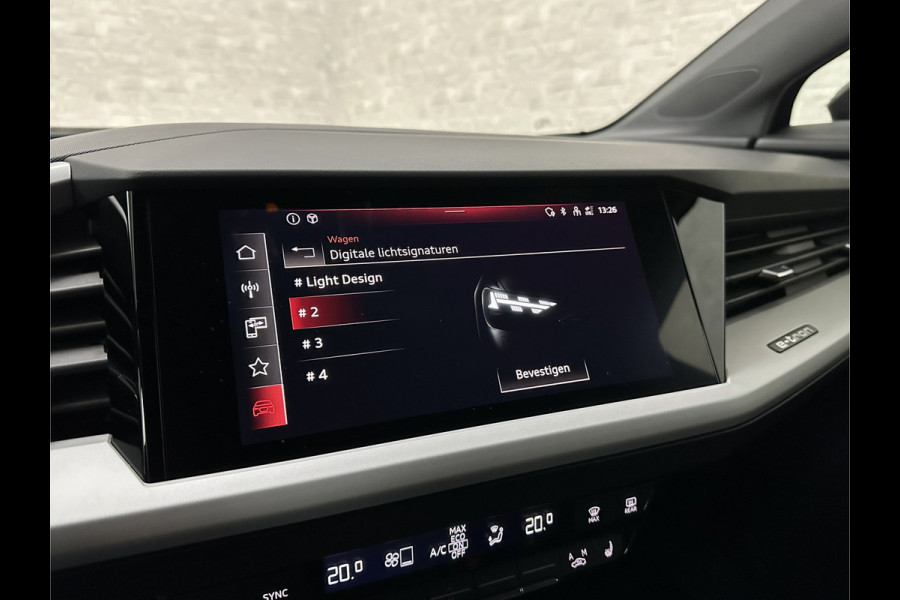 Audi Q4 e-tron 45 Quattro S-Line 77 kWh | ACC | Matrix-LED | Keyless-Entry | Standkachel | Carplay | Lane Assist | 3-Zone Clima | Stoelverwarming | Getint Glas | Autom. Parkeren | Virtual Cockpit |