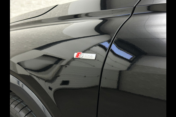 Audi Q4 e-tron 45 Quattro S-Line 77 kWh | ACC | Matrix-LED | Keyless-Entry | Standkachel | Carplay | Lane Assist | 3-Zone Clima | Stoelverwarming | Getint Glas | Autom. Parkeren | Virtual Cockpit |