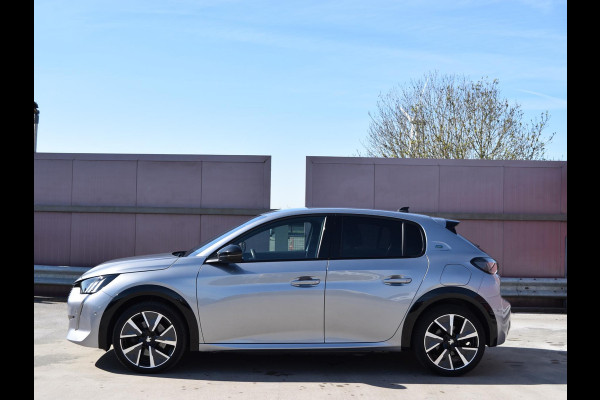 Peugeot e-208 EV GT Pack 50 kWh SOH 94% | CAMERA MET SENSOREN | NAVI & CARPLAY | E.C.C. |