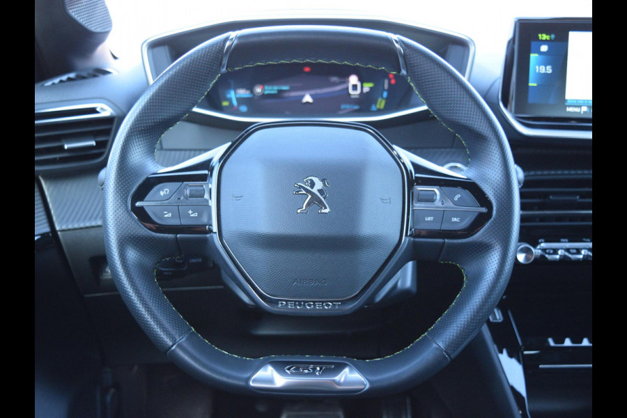 Peugeot e-208 EV GT Pack 50 kWh SOH 94% | CAMERA MET SENSOREN | NAVI & CARPLAY | E.C.C. |