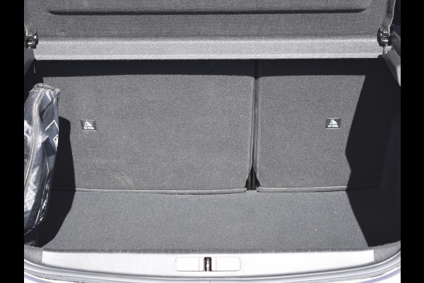 Peugeot e-208 EV GT Pack 50 kWh SOH 94% | CAMERA MET SENSOREN | NAVI & CARPLAY | E.C.C. |