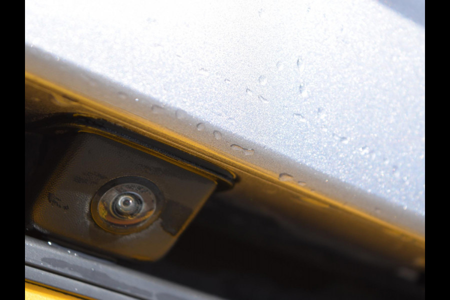 Peugeot e-208 EV GT Pack 50 kWh SOH 94% | CAMERA MET SENSOREN | NAVI & CARPLAY | E.C.C. |