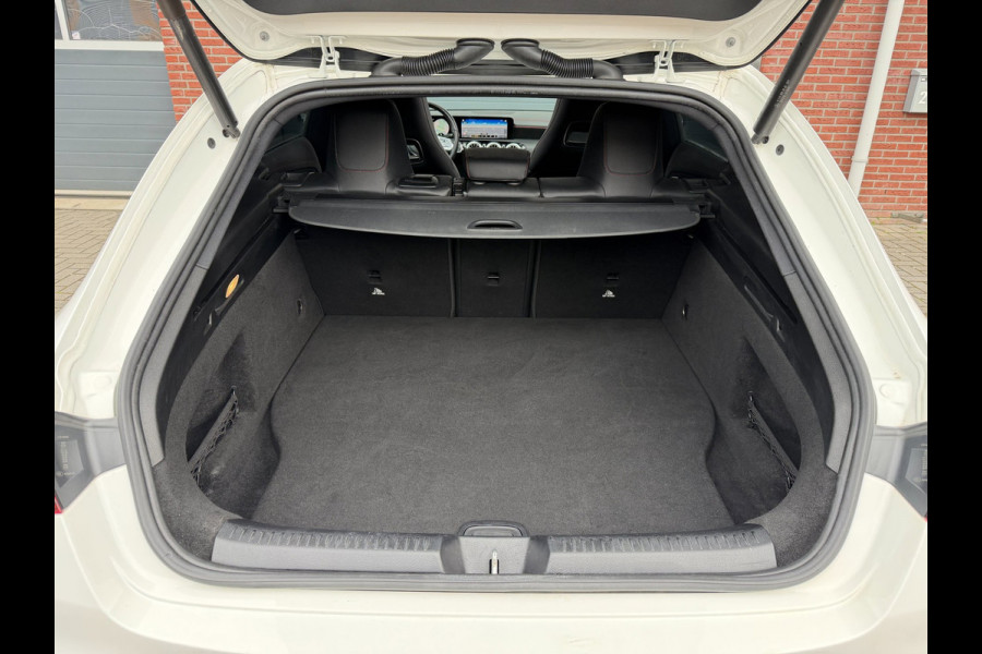 Mercedes-Benz CLA-Klasse 250 e Shooting Brake AMG Pano Burmester