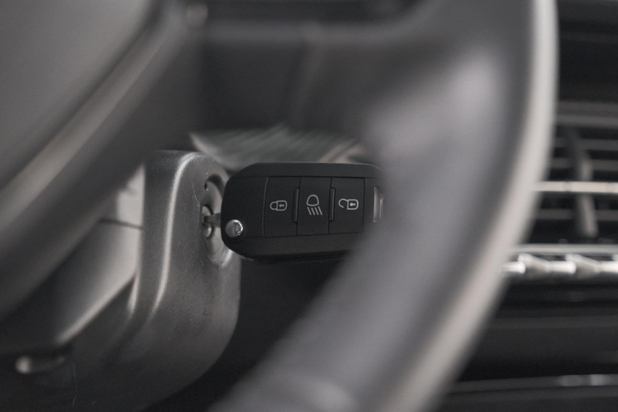 Peugeot 208 Hybrid 110 e-DCS6 Style | Parkeersensoren | Apple Carplay | Cruise Control | Airco