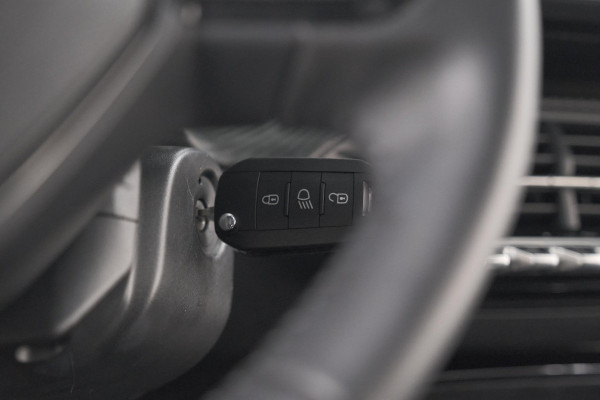 Peugeot 208 Hybrid 110 e-DCS6 Style | Parkeersensoren | Apple Carplay | Cruise Control | Airco