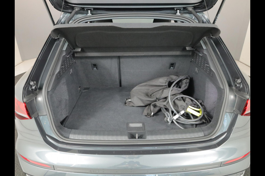 Audi A3 Sportback 40 TFSI e Advanced edition 204 pk s-tronic | SOH 100% | Verlengde garantie | Navigatie | Parkeersensoren (Park assist) | Achteruitrijcamera | Stoelverwarming | Adaptieve cruise control |
