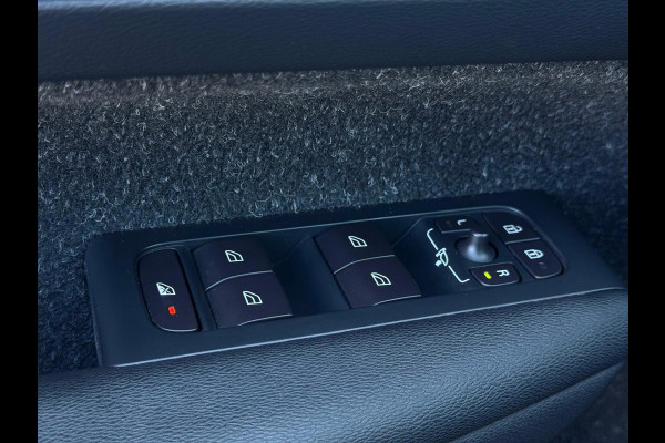 Volvo XC40 2.0 D4 AWD R-Design Facelift | Camera | Leder | Stoelverwarming | LED