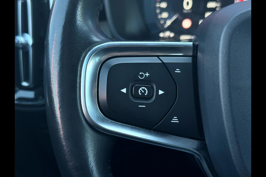 Volvo XC40 2.0 D4 AWD R-Design Facelift | Camera | Leder | Stoelverwarming | LED