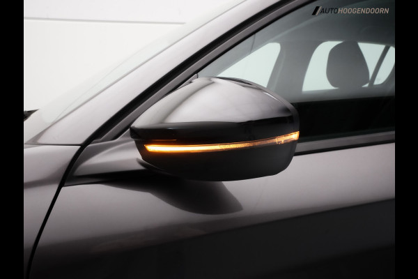 Peugeot 208 1.2 PureTech Active Pack Sport (APPLE CARPLAY,LED,SPORTSTOELEN,CLIMATE,CRUISE,PARKEERSENSOREN,LM- VELGEN,TOPCONDITIE)