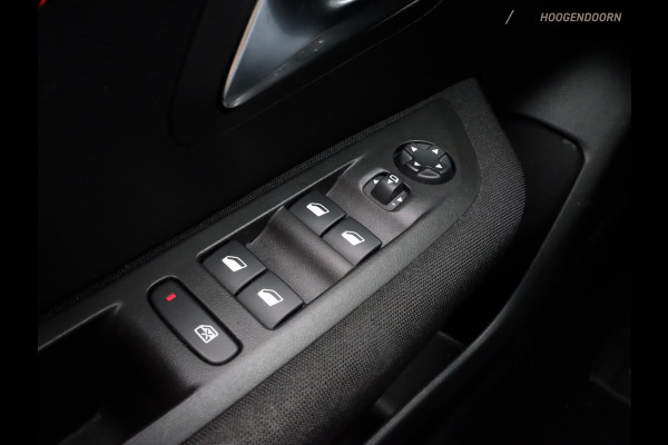 Peugeot 208 1.2 PureTech Active Pack Sport (APPLE CARPLAY,LED,SPORTSTOELEN,CLIMATE,CRUISE,PARKEERSENSOREN,LM- VELGEN,TOPCONDITIE)