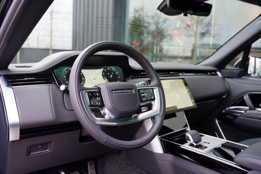 Land Rover Range Rover P530 V 8 Autobiography / MY 2026 / Executive Class Rear Seats