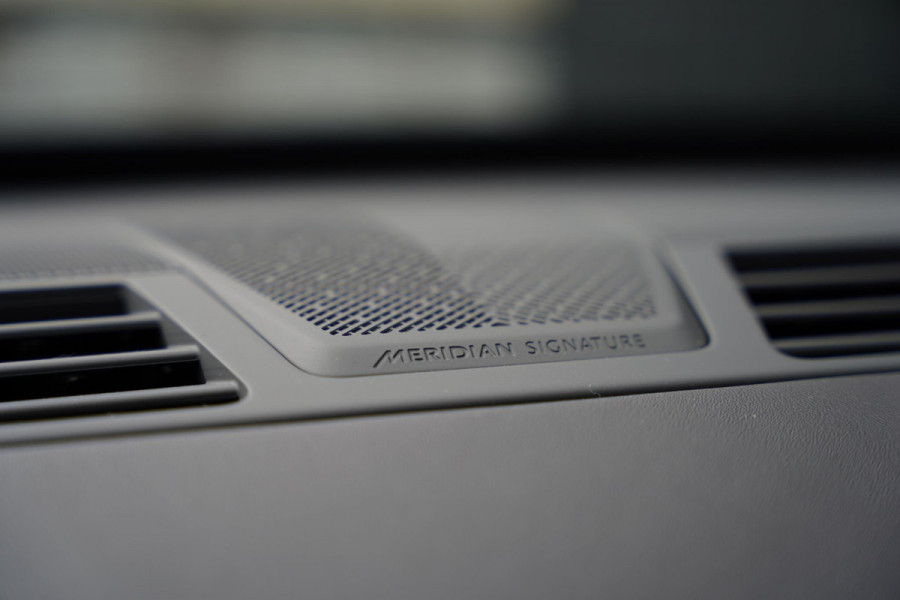 Land Rover Range Rover P530 V 8 Autobiography / MY 2026 / Executive Class Rear Seats