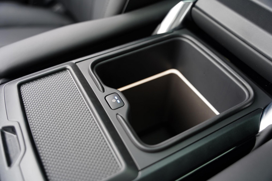 Land Rover Range Rover P530 V 8 Autobiography / MY 2026 / Executive Class Rear Seats