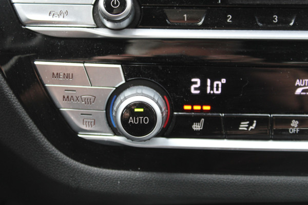 BMW X3 xDrive20i High Executive M-SPORT NAVI ECC LEER TH 86000KM!!!