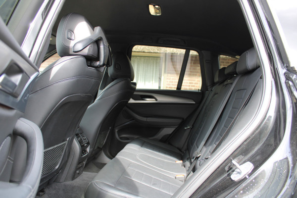 BMW X3 xDrive20i High Executive M-SPORT NAVI ECC LEER TH 86000KM!!!