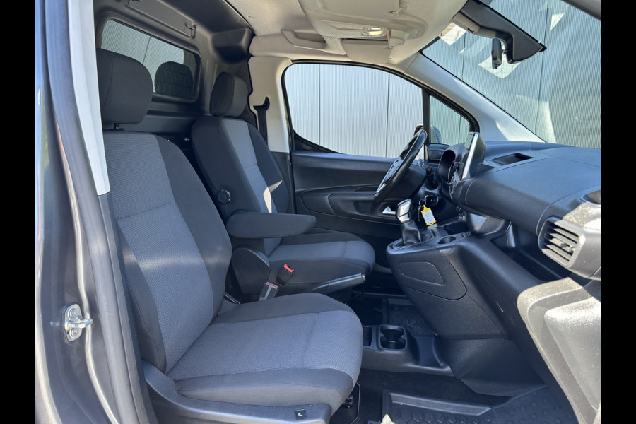 Opel Combo 1.6D 100 PK / L1H1 / INNOVATION / STUUR- EN STOELVEWARMING / INRICHTING / CRUISE / AIRCO / ACHTERKLEP