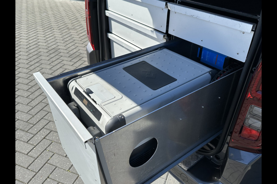 Opel Combo 1.6D 100 PK / L1H1 / INNOVATION / STUUR- EN STOELVEWARMING / INRICHTING / CRUISE / AIRCO / ACHTERKLEP