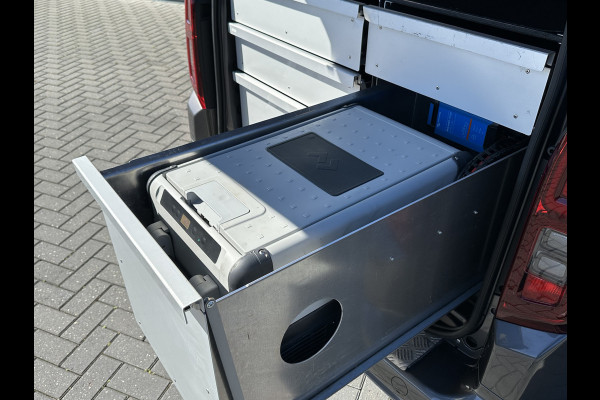 Opel Combo 1.6D 100 PK / L1H1 / INNOVATION / STUUR- EN STOELVEWARMING / INRICHTING / CRUISE / AIRCO / ACHTERKLEP