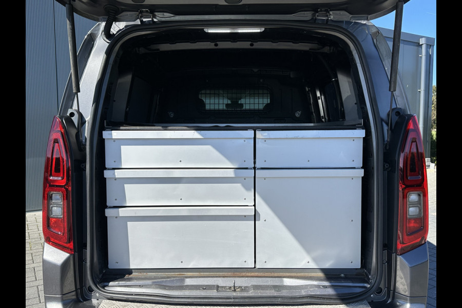 Opel Combo 1.6D 100 PK / L1H1 / INNOVATION / STUUR- EN STOELVEWARMING / INRICHTING / CRUISE / AIRCO / ACHTERKLEP