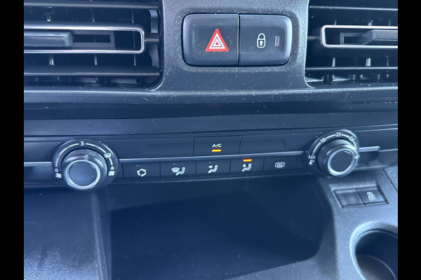 Opel Combo 1.6D 100 PK / L1H1 / INNOVATION / STUUR- EN STOELVEWARMING / INRICHTING / CRUISE / AIRCO / ACHTERKLEP