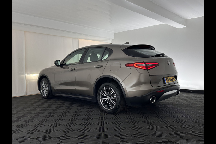 Alfa Romeo Stelvio 2.2d Super Aut. *LEATHER-FABRIC | BI-XENON | DAB+ | NAVI-FULLMAP | COMFORT-SEATS | ECC | CRUISE | PDC | 18"ALU*