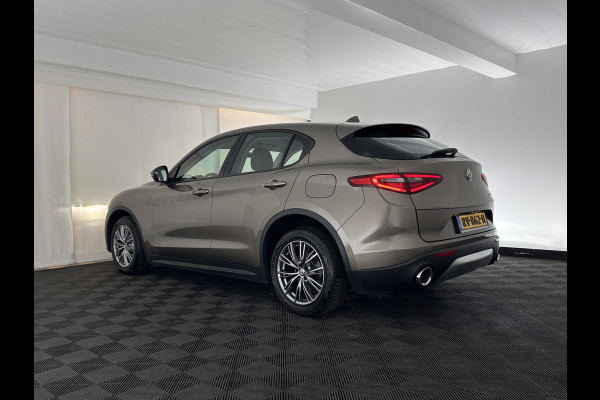 Alfa Romeo Stelvio 2.2d Super Aut. *LEATHER-FABRIC | BI-XENON | DAB+ | NAVI-FULLMAP | COMFORT-SEATS | ECC | CRUISE | PDC | 18"ALU*