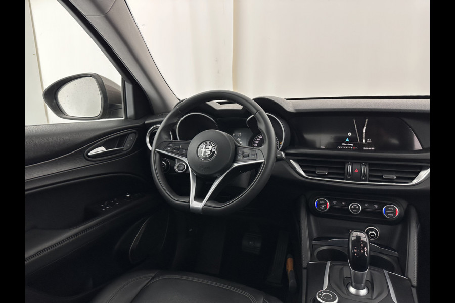 Alfa Romeo Stelvio 2.2d Super Aut. *LEATHER-FABRIC | BI-XENON | DAB+ | NAVI-FULLMAP | COMFORT-SEATS | ECC | CRUISE | PDC | 18"ALU*