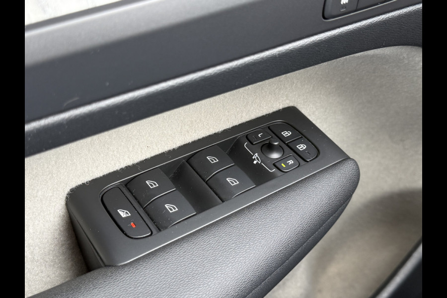 Volvo XC40 1.5 T5 Recharge Inscription | Trekhaak | Pano | Pilot Assist | Memory | 19 inch