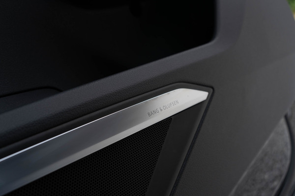 Audi SQ8 e-tron Quattro / S-line/ Standkachel/ Luchtvering/ Cruise Control/ Head-Up Display/ Trekhaak/ 371kW (504PK)