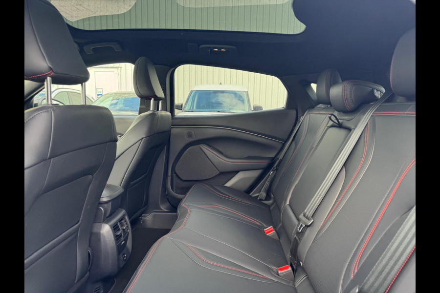 Ford Mustang Mach-E Extended Premium AWD 98 kWh | Panoramadak |