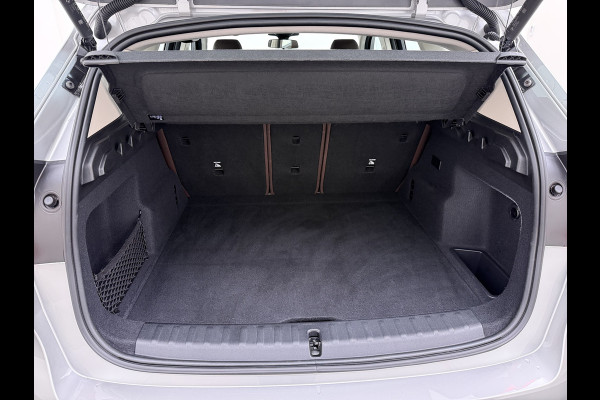 BMW X1 xDrive25e 4WD Hybride 245pk AUT-7 Leder Trekhaak LED Adap.Cruise Camera Navi Sportstoelen Dual-Ecc ParkAssist PDC Apple Carplay  Lmv Elek.Achterklep ConnectDrive Isofix DAB Led Regen-Lichtsensor Lane Assist Wifi AWD 1.700KG Trekgewicht 1e Eigenaar Dealeronderhouden Origineel Nederlandse Auto