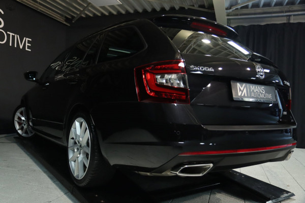 Škoda Octavia Combi 2.0 TSI RS / PANODAK / ACC / TREKHAAK / PDC / CARPLAY