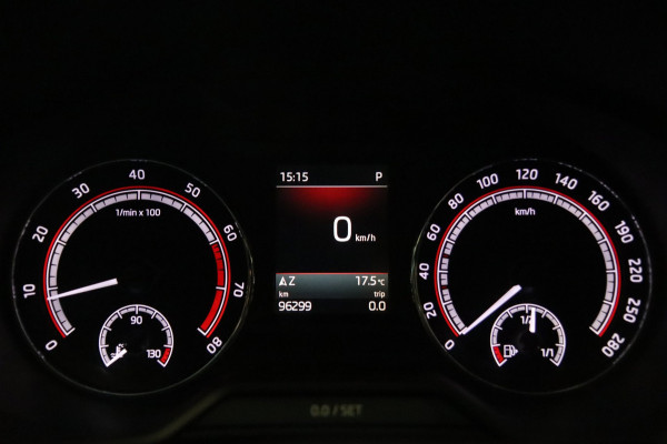 Škoda Octavia Combi 2.0 TSI RS / PANODAK / ACC / TREKHAAK / PDC / CARPLAY