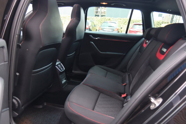 Škoda Octavia Combi 2.0 TSI RS / PANODAK / ACC / TREKHAAK / PDC / CARPLAY