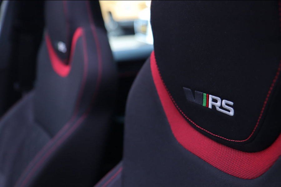 Škoda Octavia Combi 2.0 TSI RS / PANODAK / ACC / TREKHAAK / PDC / CARPLAY