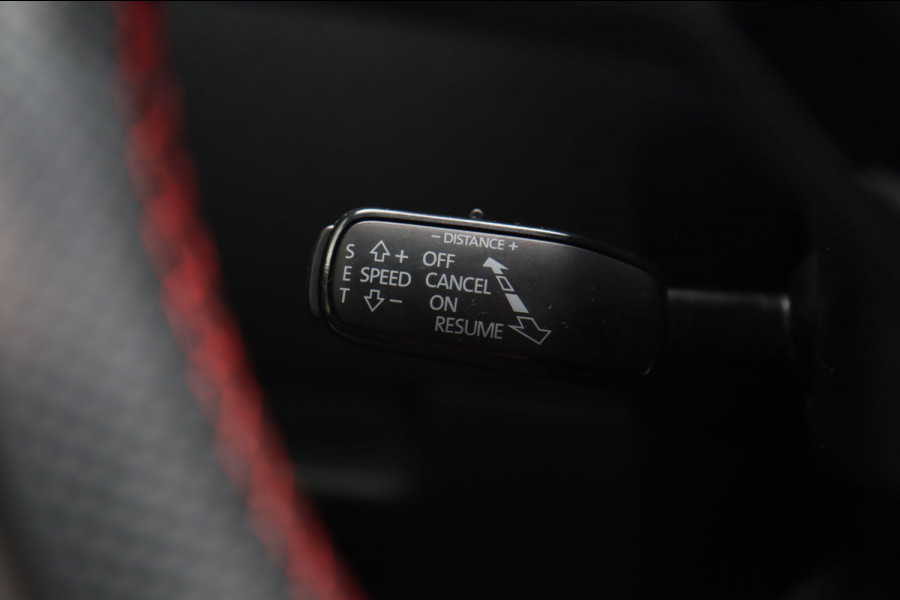 Škoda Octavia Combi 2.0 TSI RS / PANODAK / ACC / TREKHAAK / PDC / CARPLAY