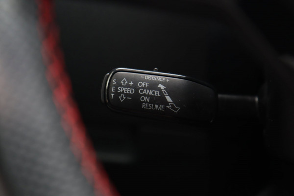 Škoda Octavia Combi 2.0 TSI RS / PANODAK / ACC / TREKHAAK / PDC / CARPLAY