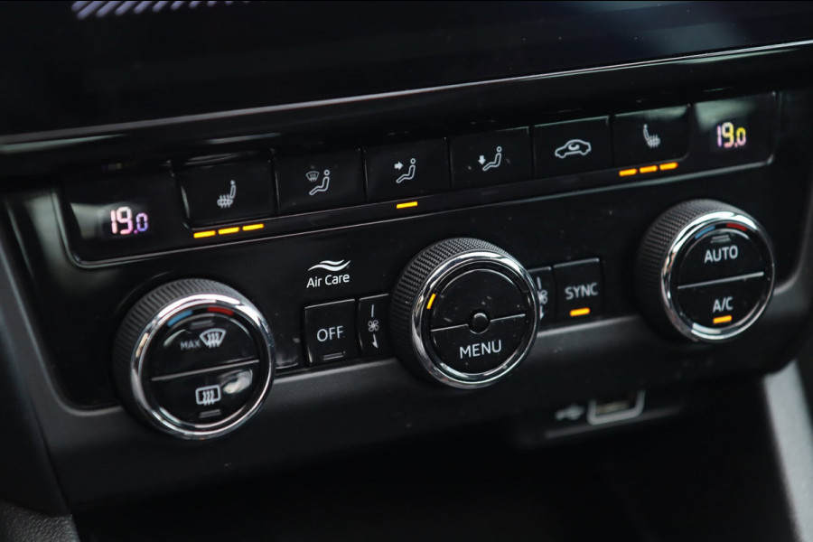 Škoda Octavia Combi 2.0 TSI RS / PANODAK / ACC / TREKHAAK / PDC / CARPLAY