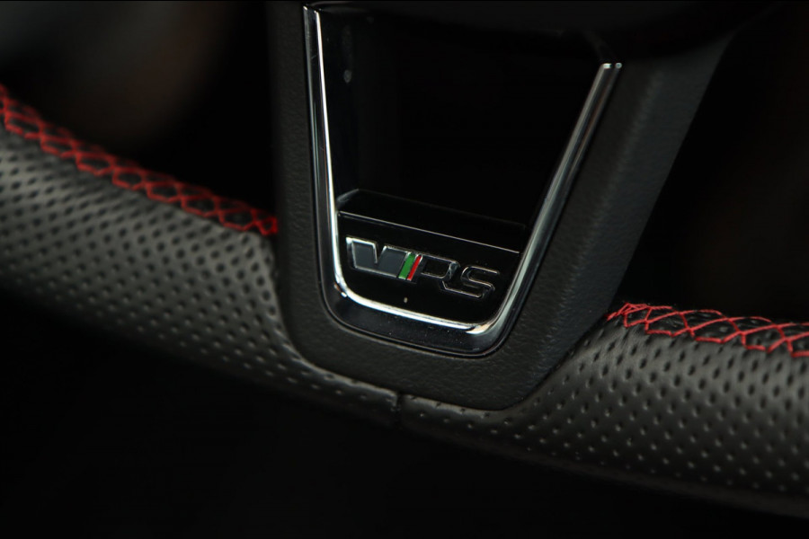 Škoda Octavia Combi 2.0 TSI RS / PANODAK / ACC / TREKHAAK / PDC / CARPLAY