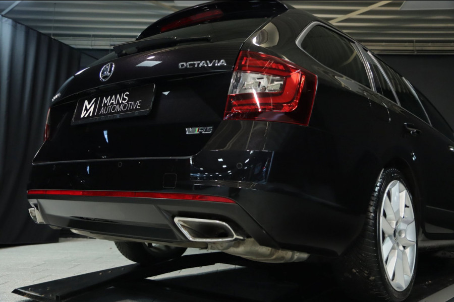 Škoda Octavia Combi 2.0 TSI RS / PANODAK / ACC / TREKHAAK / PDC / CARPLAY
