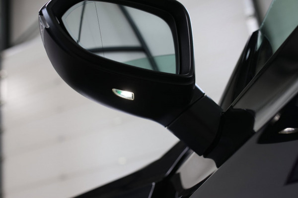 Volkswagen Arteon 1.5 TSI R-Line *Pano*Camera*Virtual*Keyless*ACC*DSG*