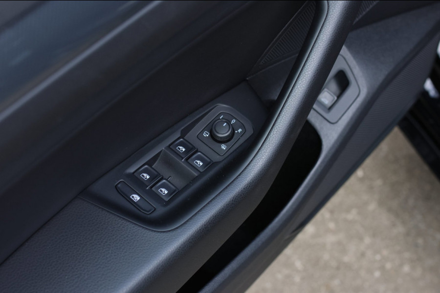 Volkswagen Arteon 1.5 TSI R-Line *Pano*Camera*Virtual*Keyless*ACC*DSG*