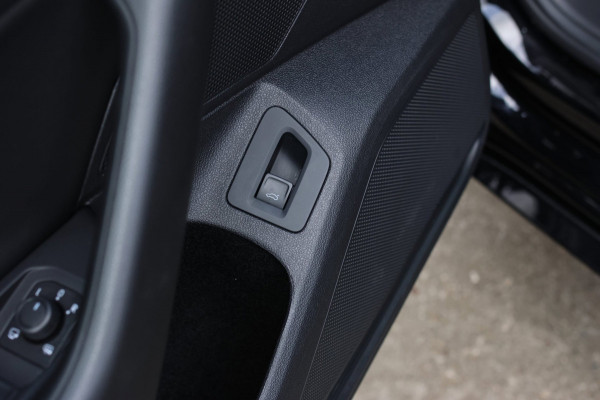 Volkswagen Arteon 1.5 TSI R-Line *Pano*Camera*Virtual*Keyless*ACC*DSG*