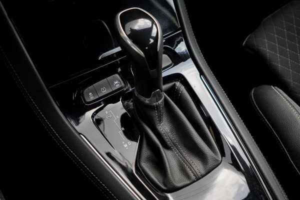 Opel Grandland X 1.2 Turbo Innovation Aut / Trekhaak / Carplay / Navi