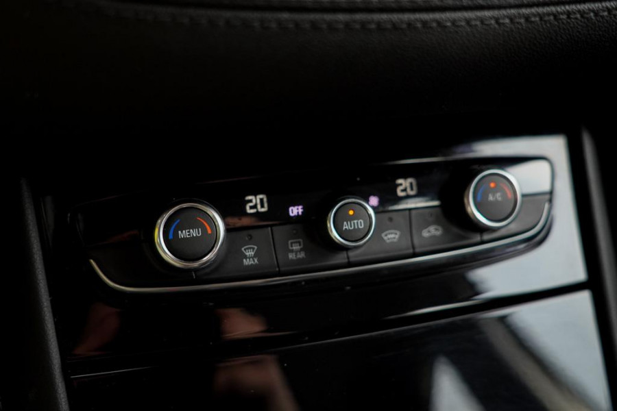 Opel Grandland X 1.2 Turbo Innovation Aut / Trekhaak / Carplay / Navi