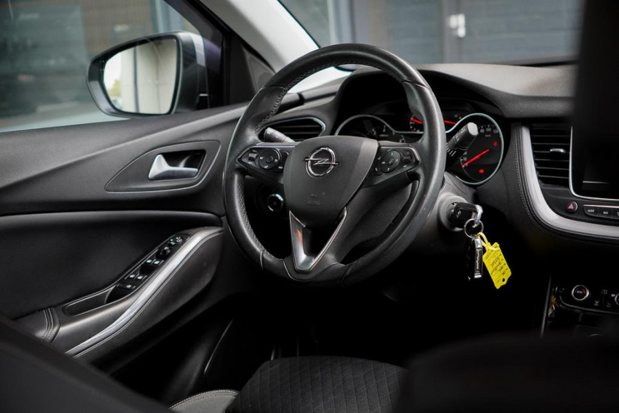 Opel Grandland X 1.2 Turbo Innovation Aut / Trekhaak / Carplay / Navi