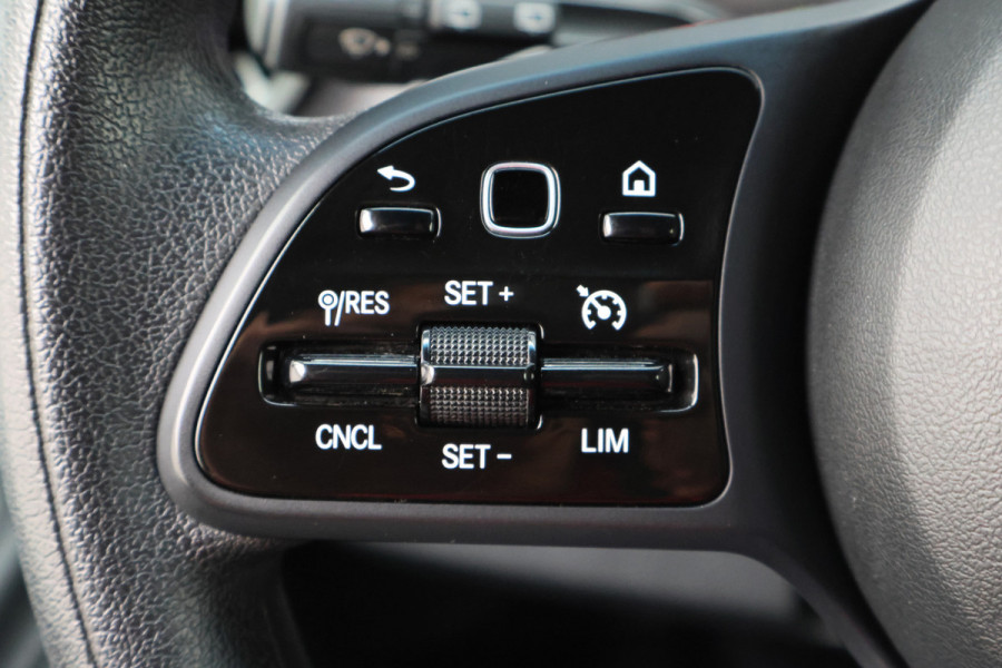 Mercedes-Benz Sprinter 317 CDI Automaat L2H2 3-Zits, Camera, Airco, Cruise, Apple Carplay, DAB, PDC, Trekhaak, 18''