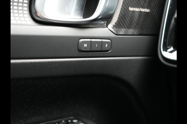 Volvo XC40 T4 Recharge R-Design PHEV 211pk Dealer O.H. | Panodak | Adaptive Cruise | Camera | Harman / Kardon | Alcantara Sportstoelen Memory & Verwarmd | Keyless | Blis | Stuur Verwarmd | Apple Carplay | 19"L.M | Plug In Hybrid |
