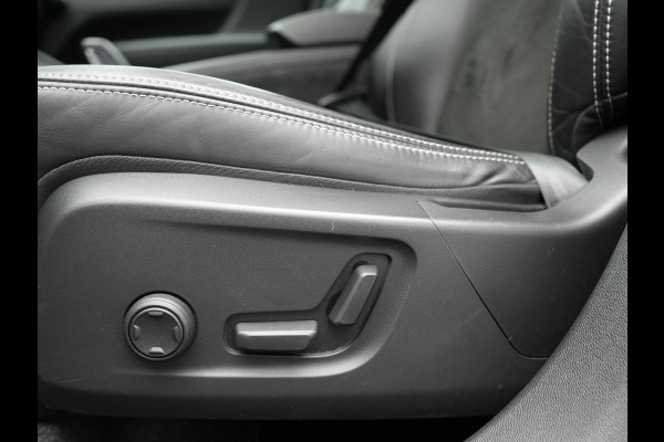 Volvo XC40 T4 Recharge R-Design PHEV 211pk Dealer O.H. | Panodak | Adaptive Cruise | Camera | Harman / Kardon | Alcantara Sportstoelen Memory & Verwarmd | Keyless | Blis | Stuur Verwarmd | Apple Carplay | 19"L.M | Plug In Hybrid |