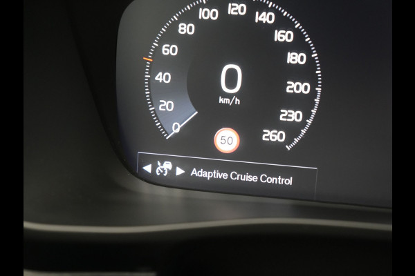 Volvo XC40 T4 Recharge R-Design PHEV 211pk Dealer O.H. | Panodak | Adaptive Cruise | Camera | Harman / Kardon | Alcantara Sportstoelen Memory & Verwarmd | Keyless | Blis | Stuur Verwarmd | Apple Carplay | 19"L.M | Plug In Hybrid |